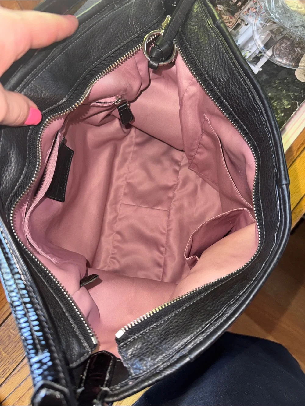 EUC Black Coach Chelsea Katarina Pebbled Leather Hobo Bag 18901 pink interior